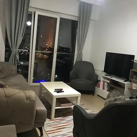 Havuz Olanagi Mevcut Site Icerisinde 1+1 * Istambul