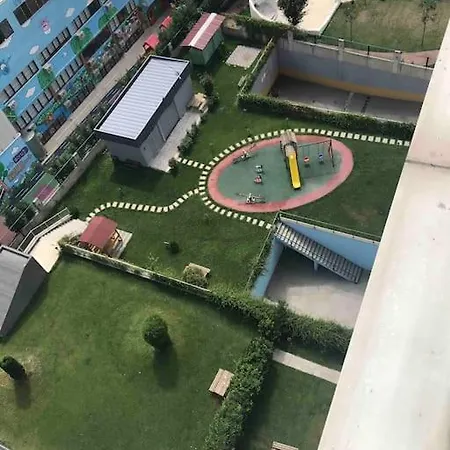 Appartement Havuz Olanagi Mevcut Site Icerisinde 1+1 Istambul