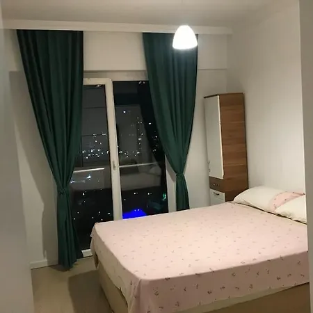 Havuz Olanagi Mevcut Site Icerisinde 1+1 Appartement